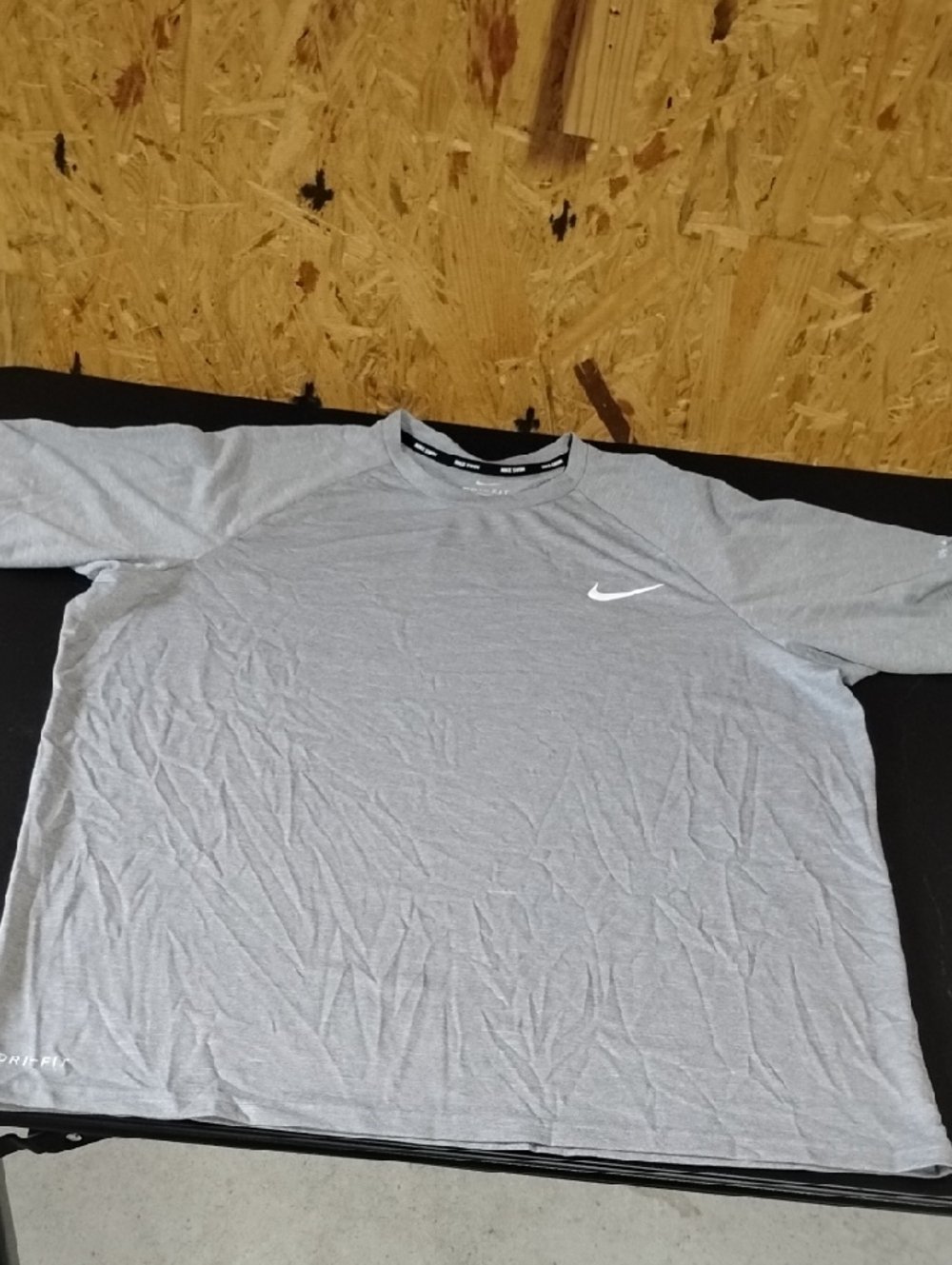 Nike Men’s Dri-FIT Grey Short Sleeve Performance Shirt Xl - Picture 1 of 6